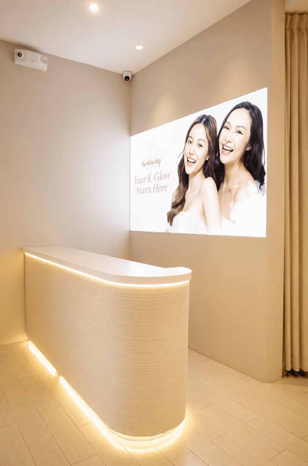 SM Mall of Asia lounge interior